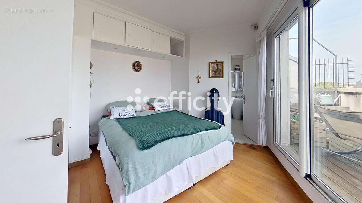 Appartement à PARIS-7E