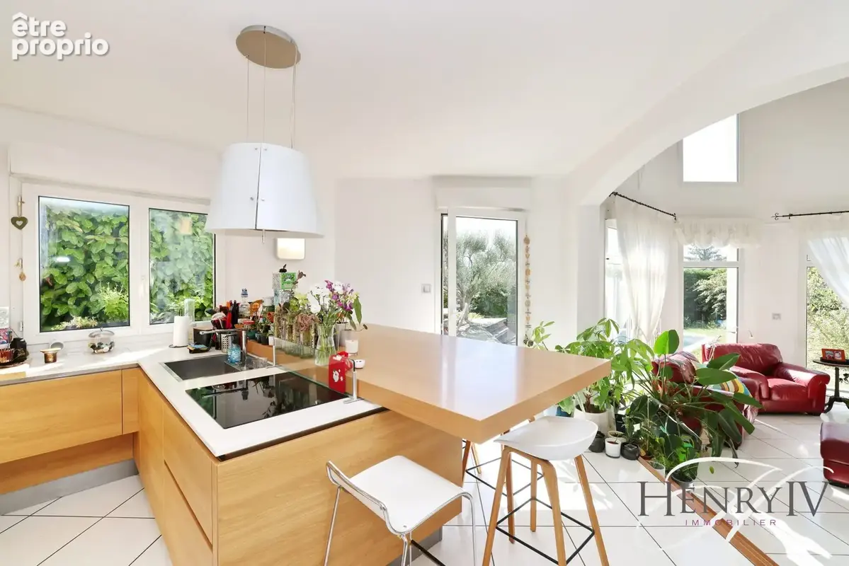 Maison 6 pièces 182 m² à vendre à Saint-Nazaire-Les-Eymes (38330) - photo 4