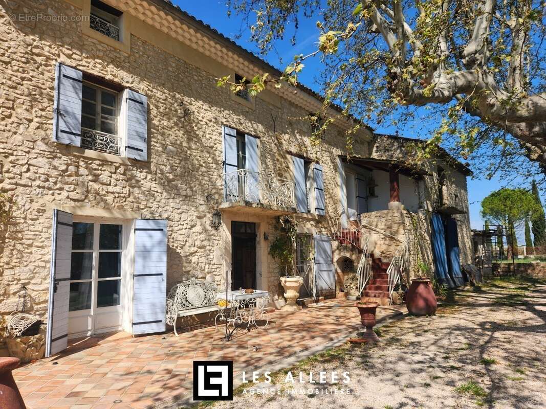 Maison à PERNES-LES-FONTAINES