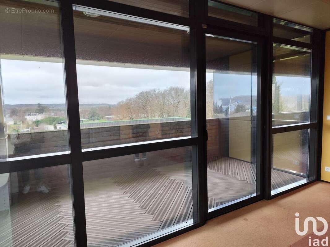 Photo 6 - Commerce à DESCARTES