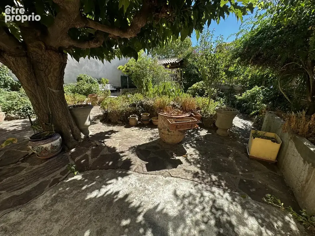 vaste maison de ville  180 m2 plus cour. - photo 3