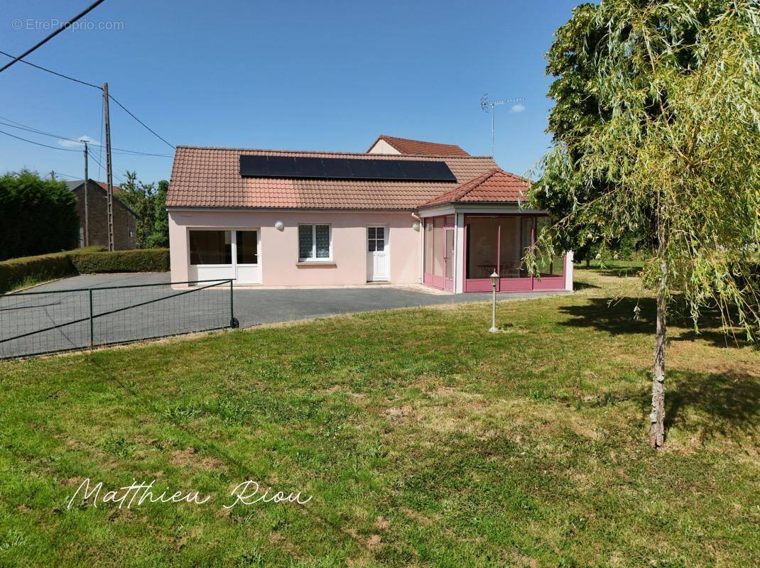 Maison à SAINT-AGNANT-DE-VERSILLAT