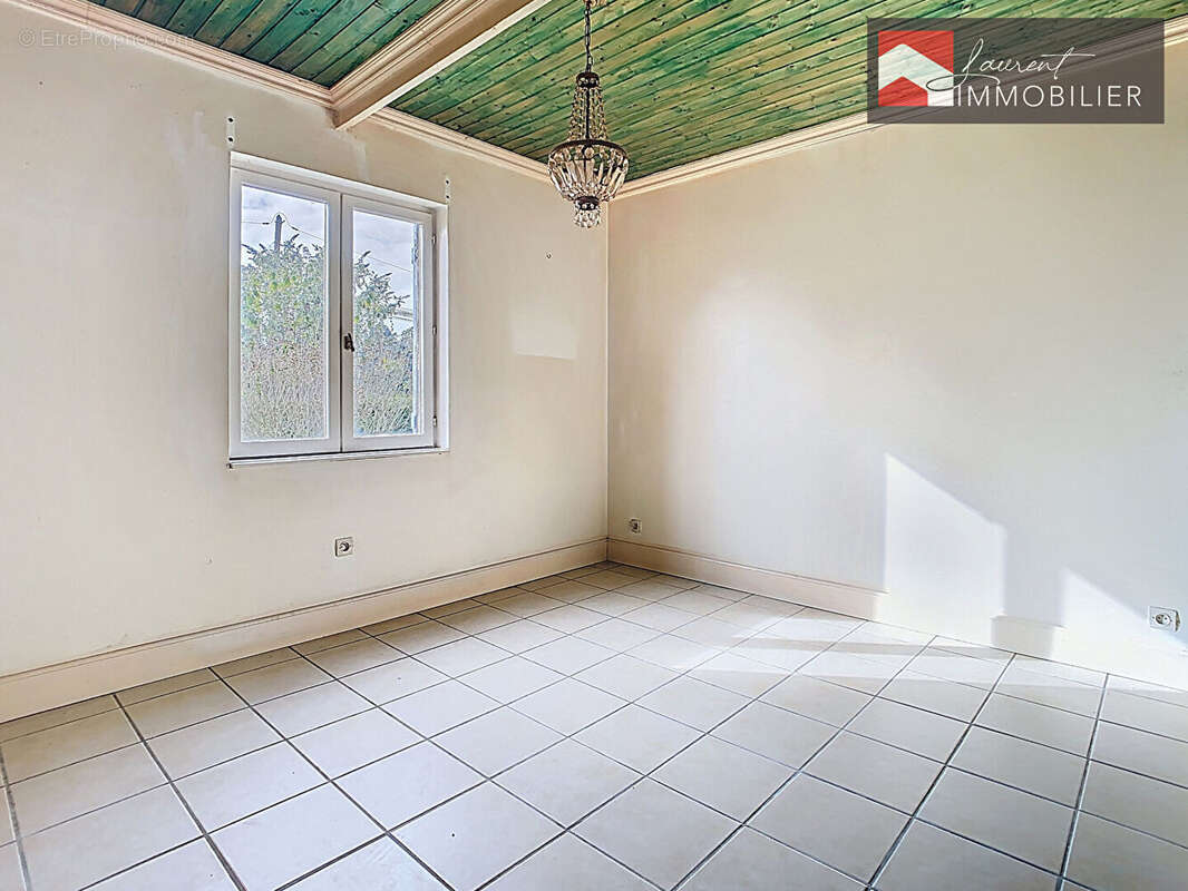 Maison à SAINT-ETIENNE-SUR-REYSSOUZE