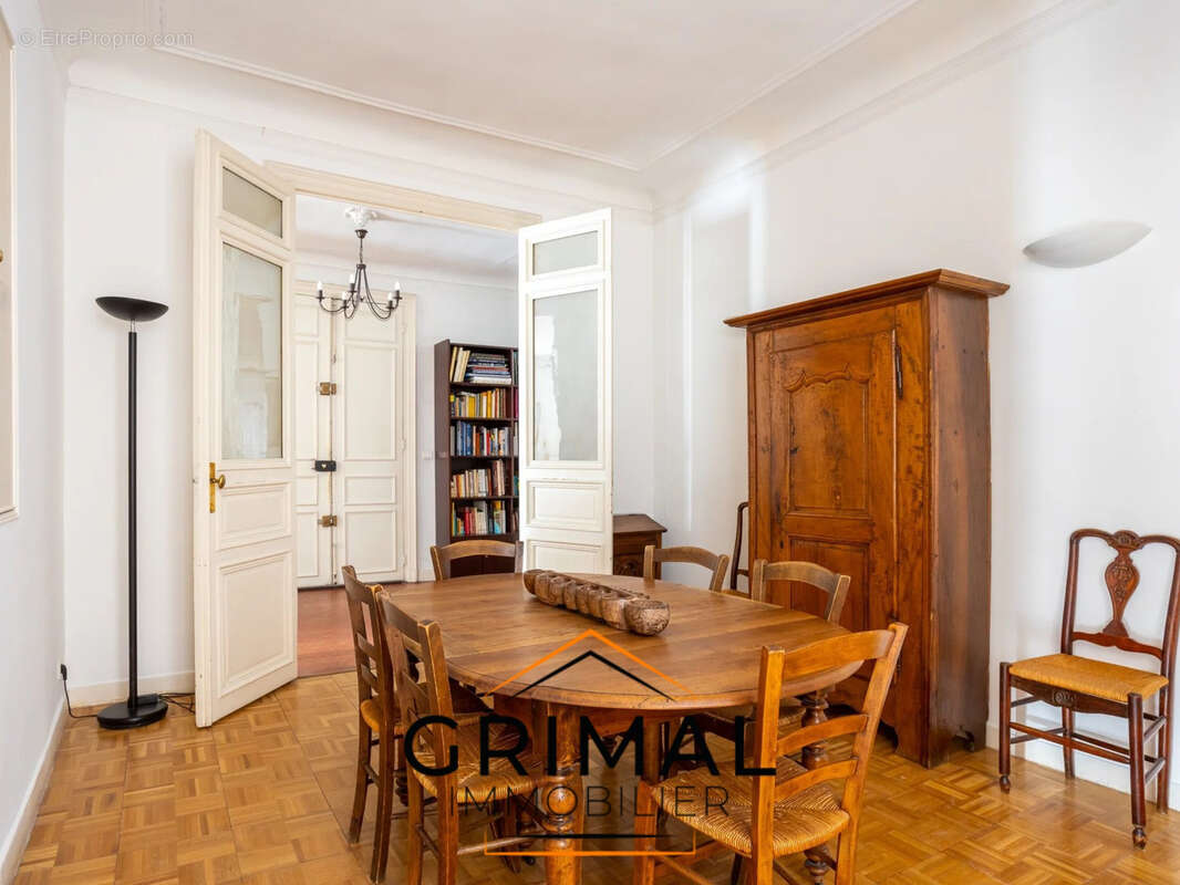 Appartement à MARSEILLE-1E