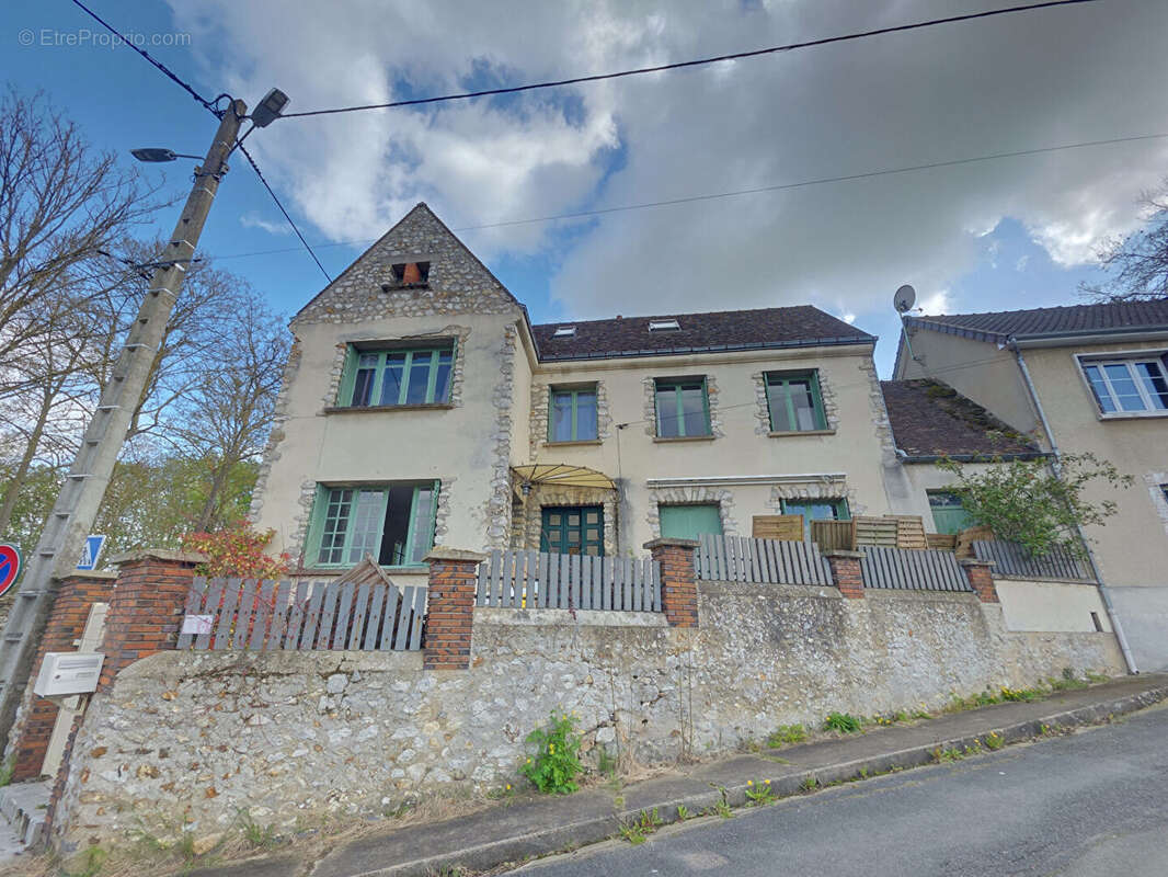 MAISON DE VILLE MAINTENON  avec place de parking, tout à pied! - photo 2