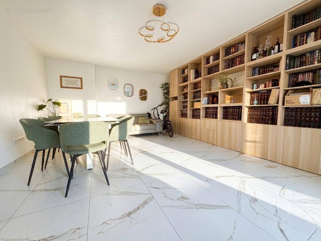Appartement à PARIS-19E