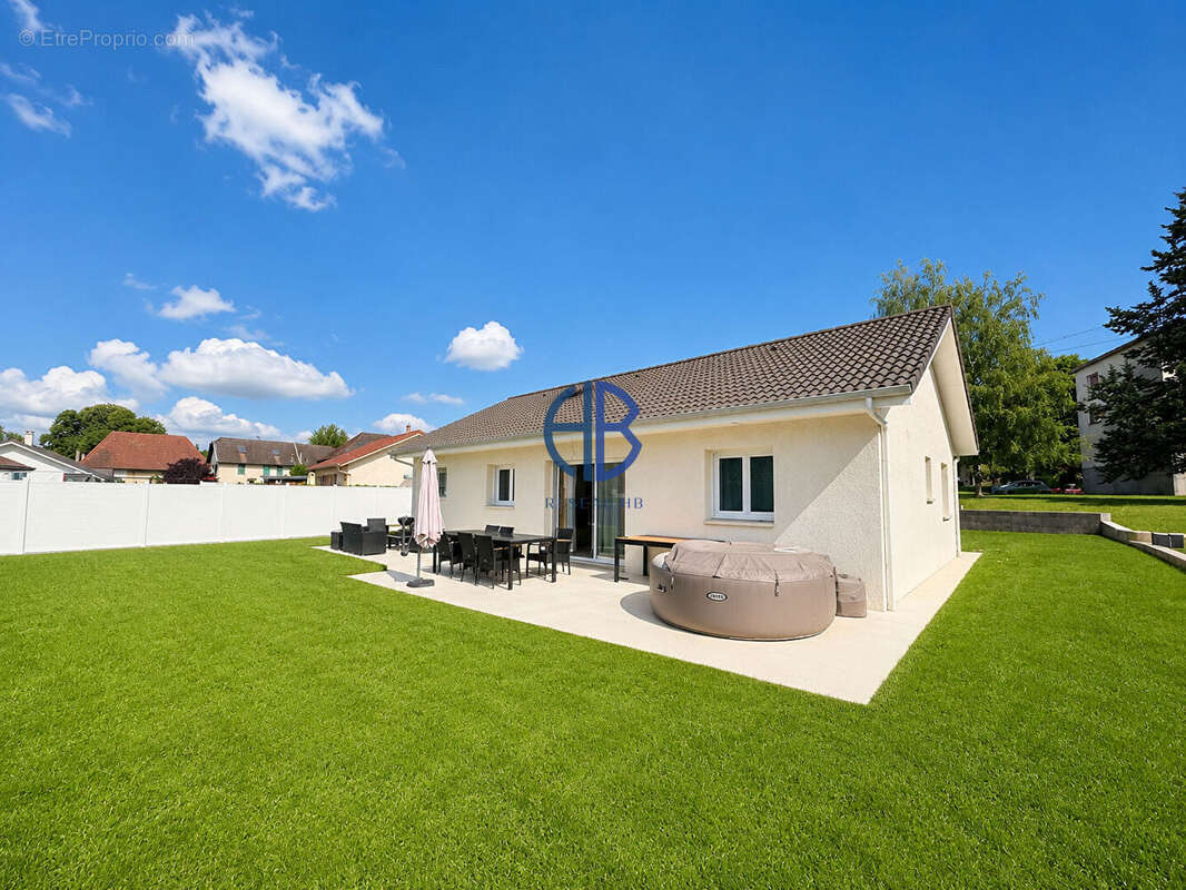 Maison à LES ABRETS