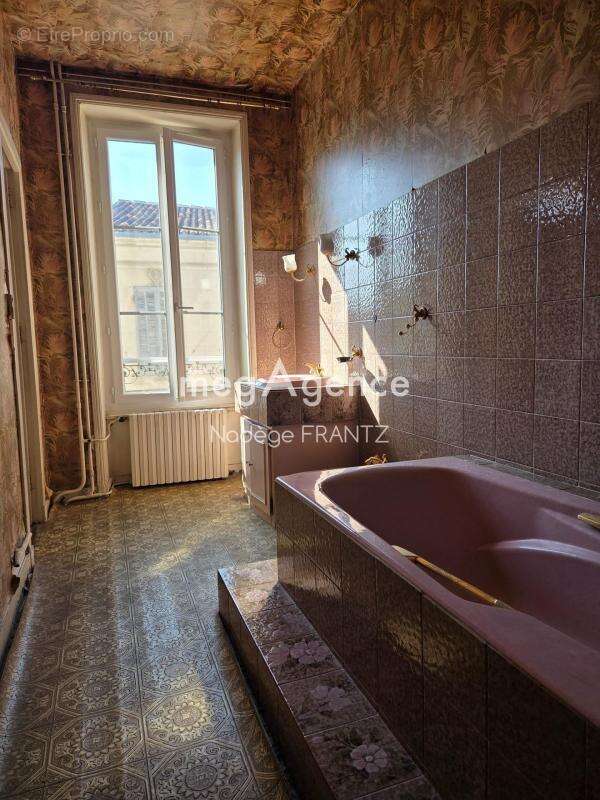 Maison à SAINT-JEAN-D'ANGELY