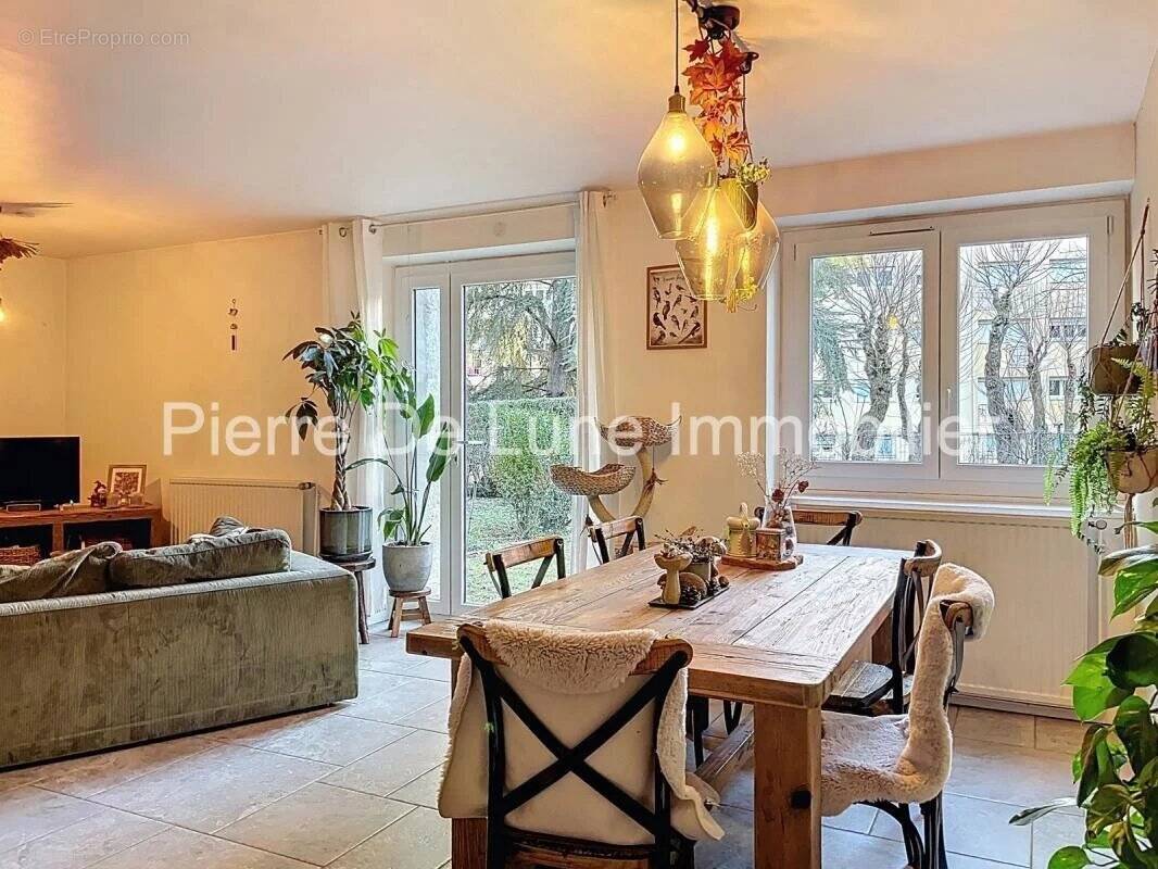 Appartement à SAINT-ETIENNE
