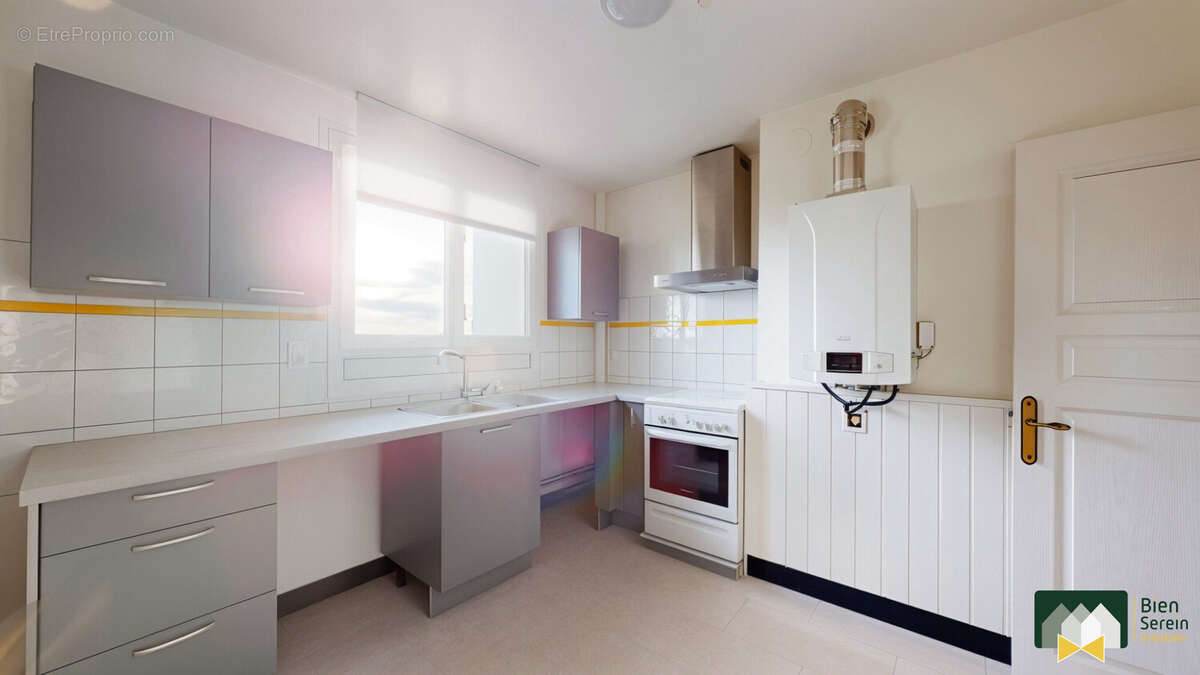 Cuisine  - Appartement à LUCE