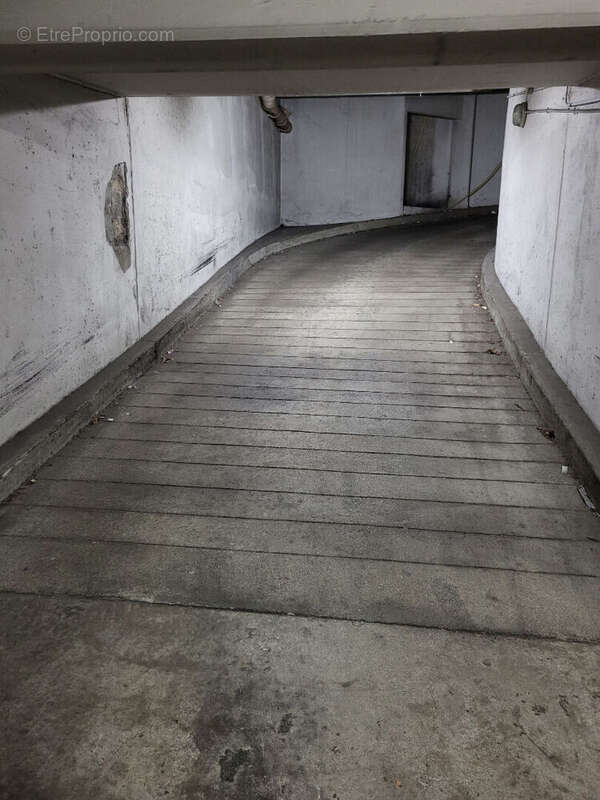 Parking à PARIS-13E