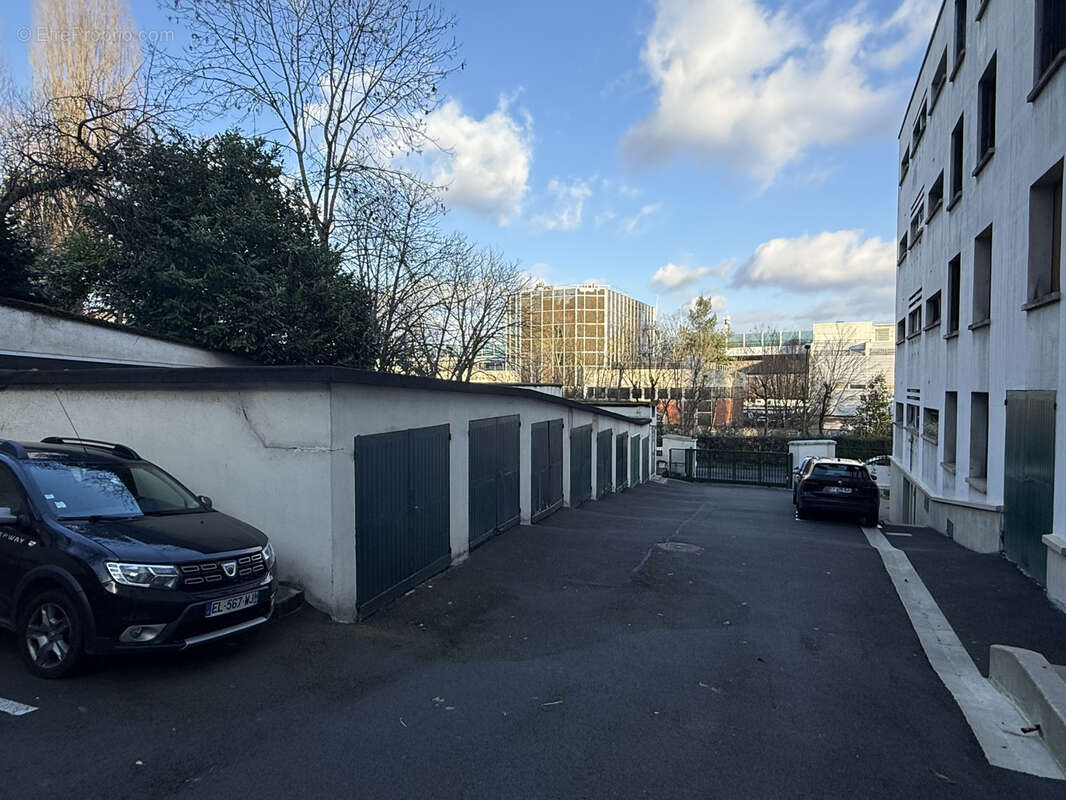 Parking à SAINT-CLOUD
