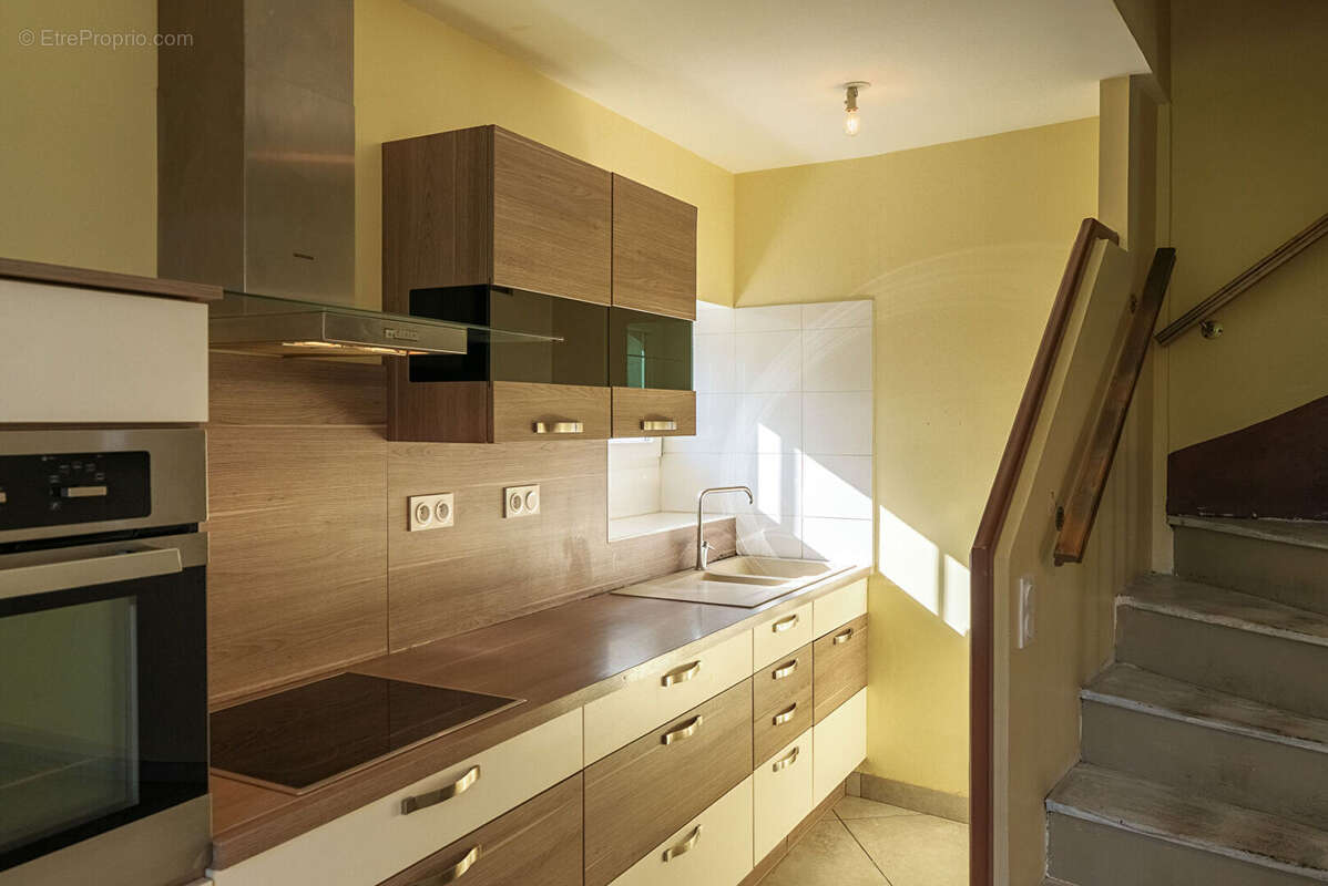 CARCASSONNE - VILLEGAILHENC  Villa T5  148m²  (113m² Hab.) avec garage et grand jardin arboré - photo 8