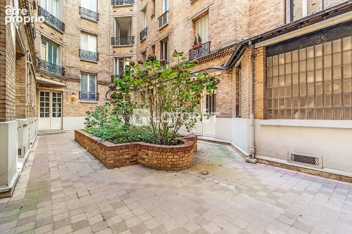 Rue de Lévis - Deux pièces - Etage élevé - Belle copropriété - photo 9