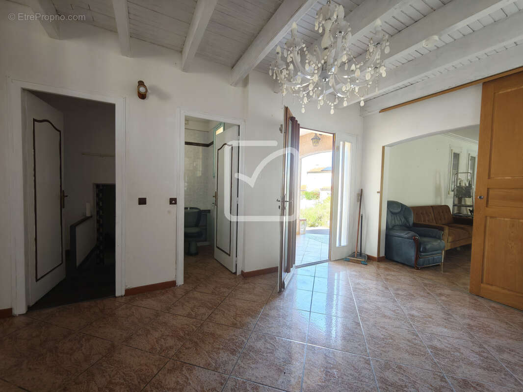 Spacieuse villa  sur 1767m2 - photo 5