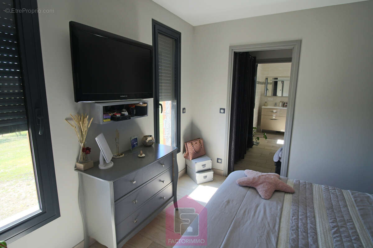 À VENDRE   Belle maison contemporaine de 140 m2 habitables avec vue   15 min de Cahors - photo 12