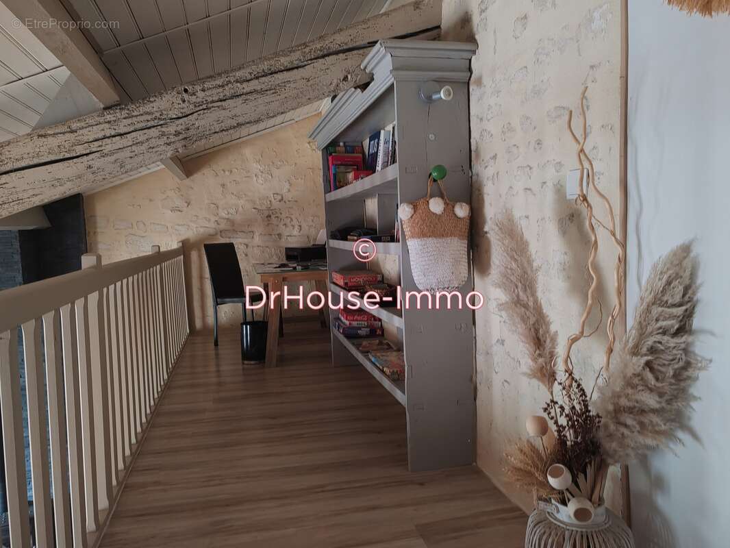 Maison à SAINTE-GEMME-LA-PLAINE