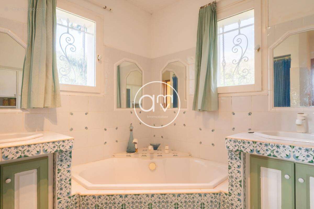 Propriété Ollioules - EXCLUSIVITE - photo 5