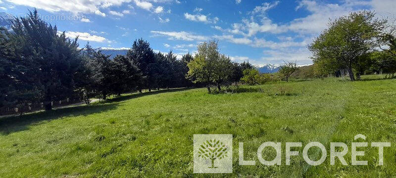 Terrain à CHATEAUROUX-LES-ALPES