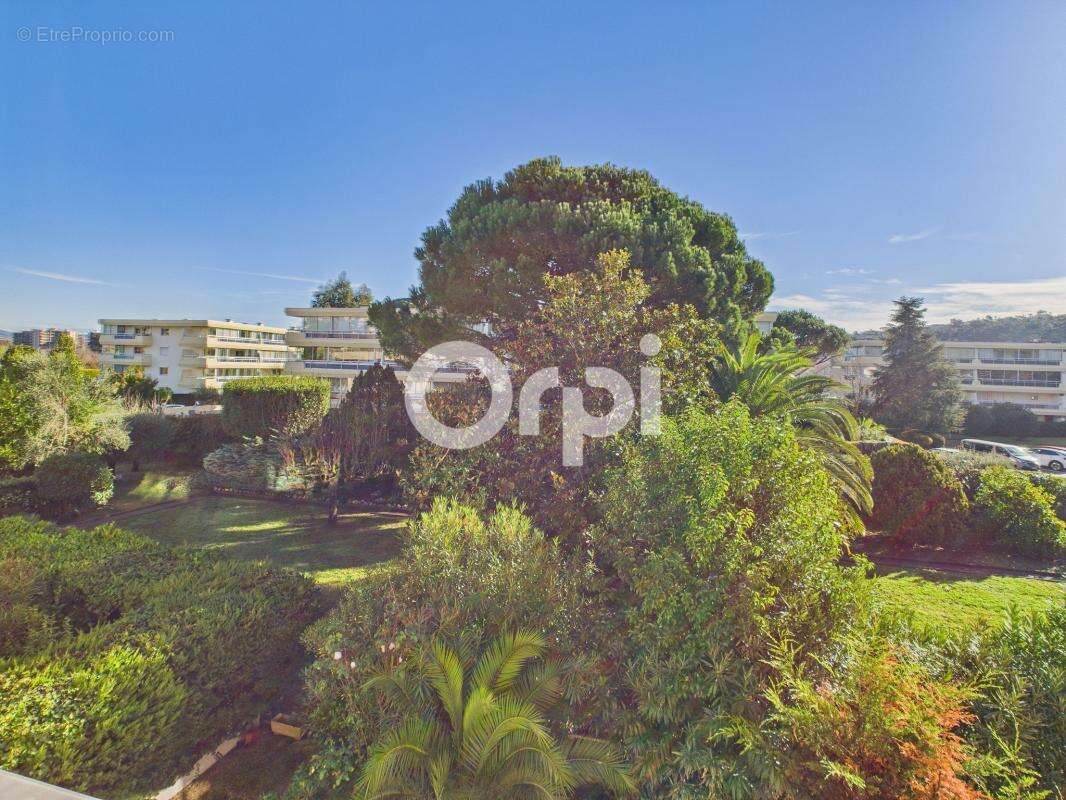 Appartement à MANDELIEU-LA-NAPOULE