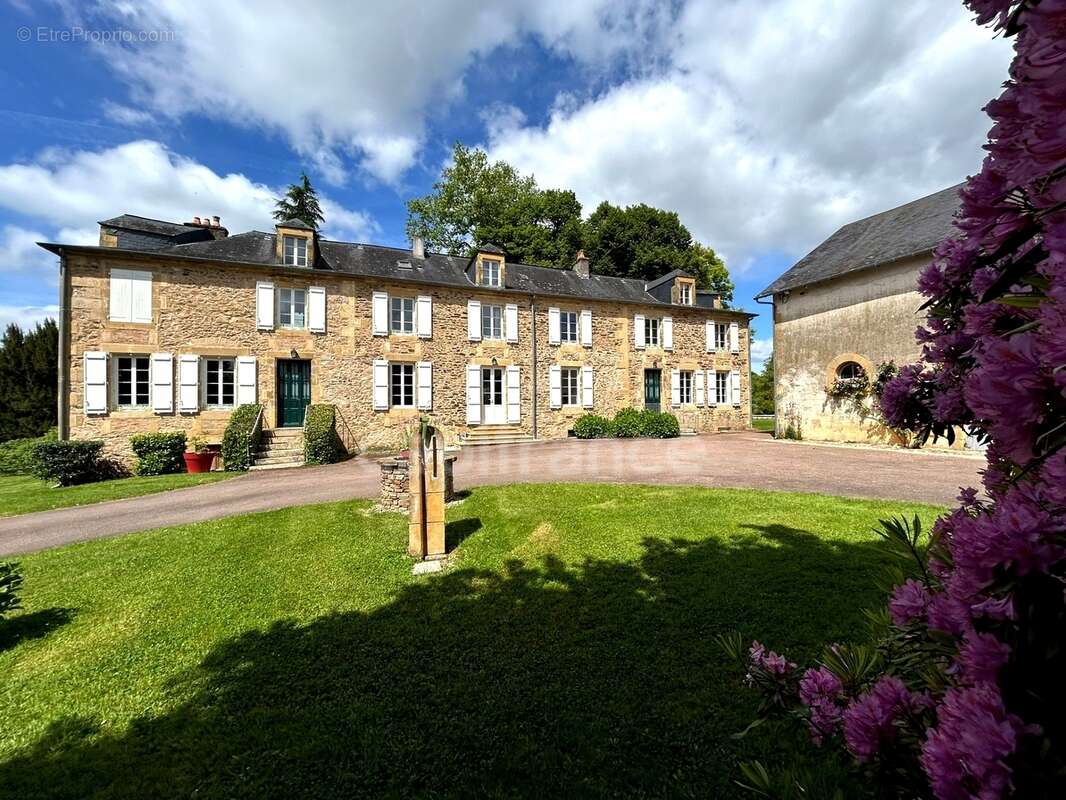 Maison de maitre à vendre 13 pièces LANOUAILLE (24) 2.6 hectares - photo 82