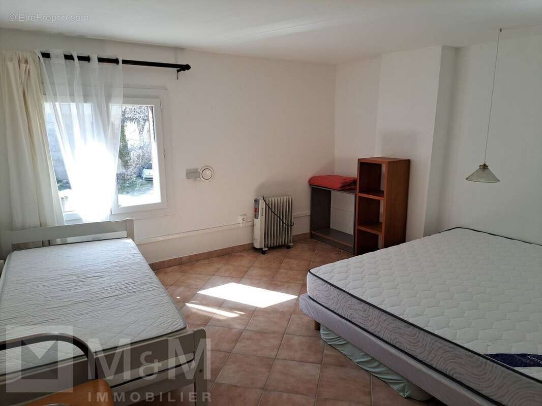 Maison à SAINTE-COLOMBE-SUR-GUETTE