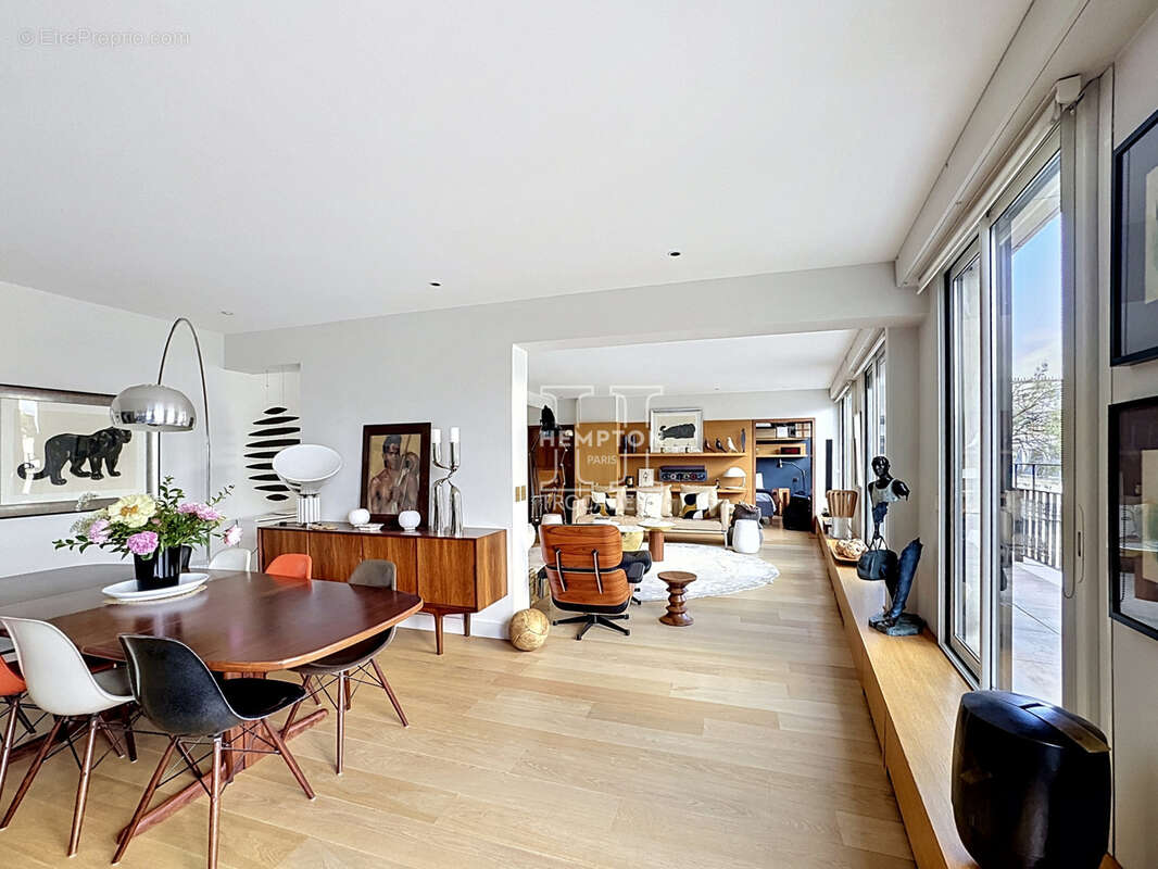 Appartement à PARIS-16E