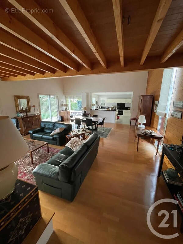 Maison 187 m² à Puymoyen  - photo 6