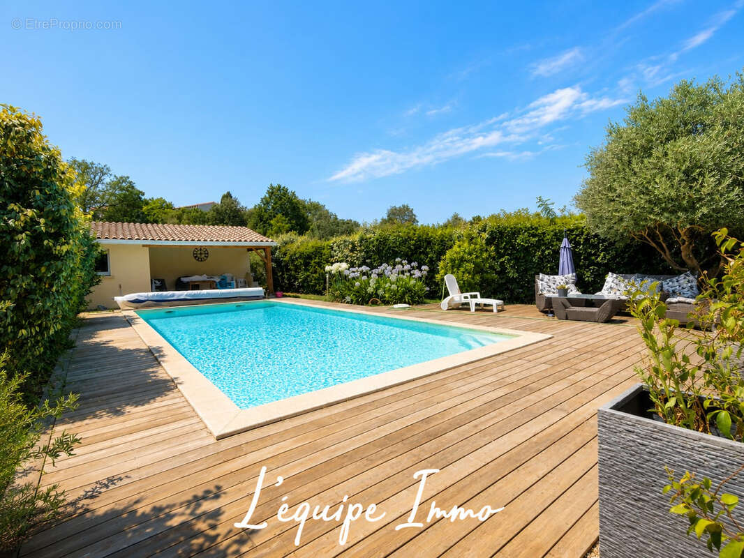Maison familiale 200m2 avec piscine garage et terrain attenant - photo 2