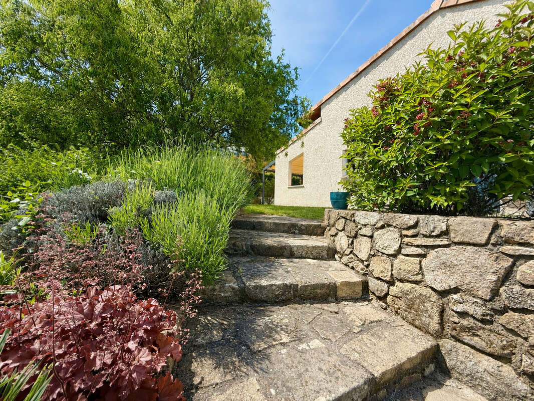Maison à MACLAS