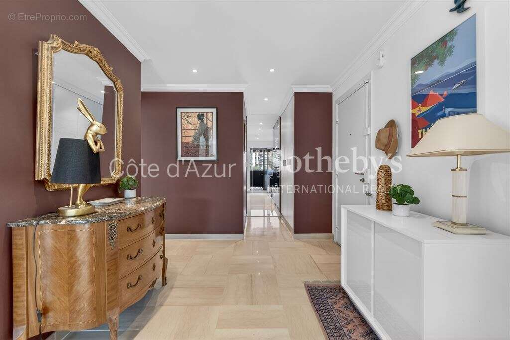 Appartement à MANDELIEU-LA-NAPOULE