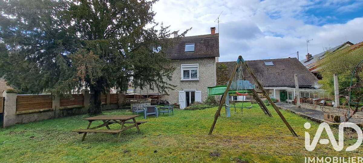 Photo 2 - Maison à CERNY