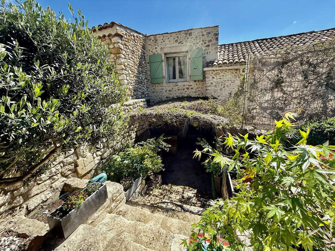 Isabelle di natalevous propose en exclusivité   maison de village  en pierre avec jardin  piscine et dépendanc - photo 3
