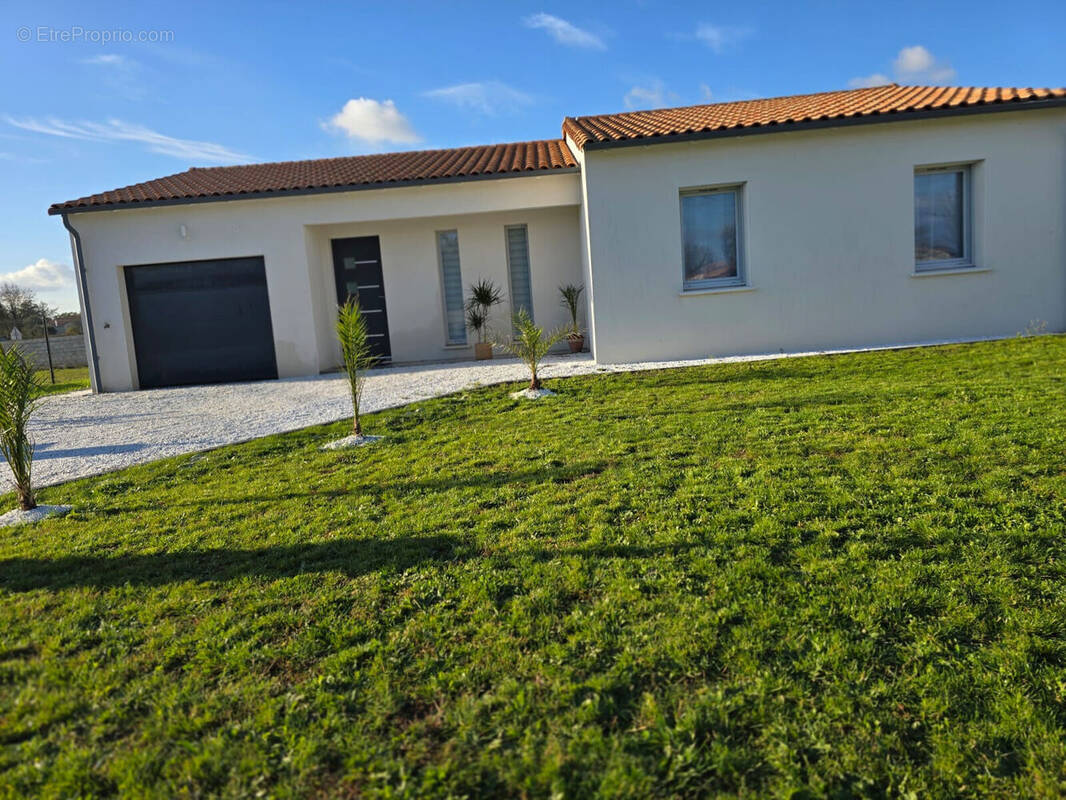 Photo 1 - Maison à SAINT-REMY