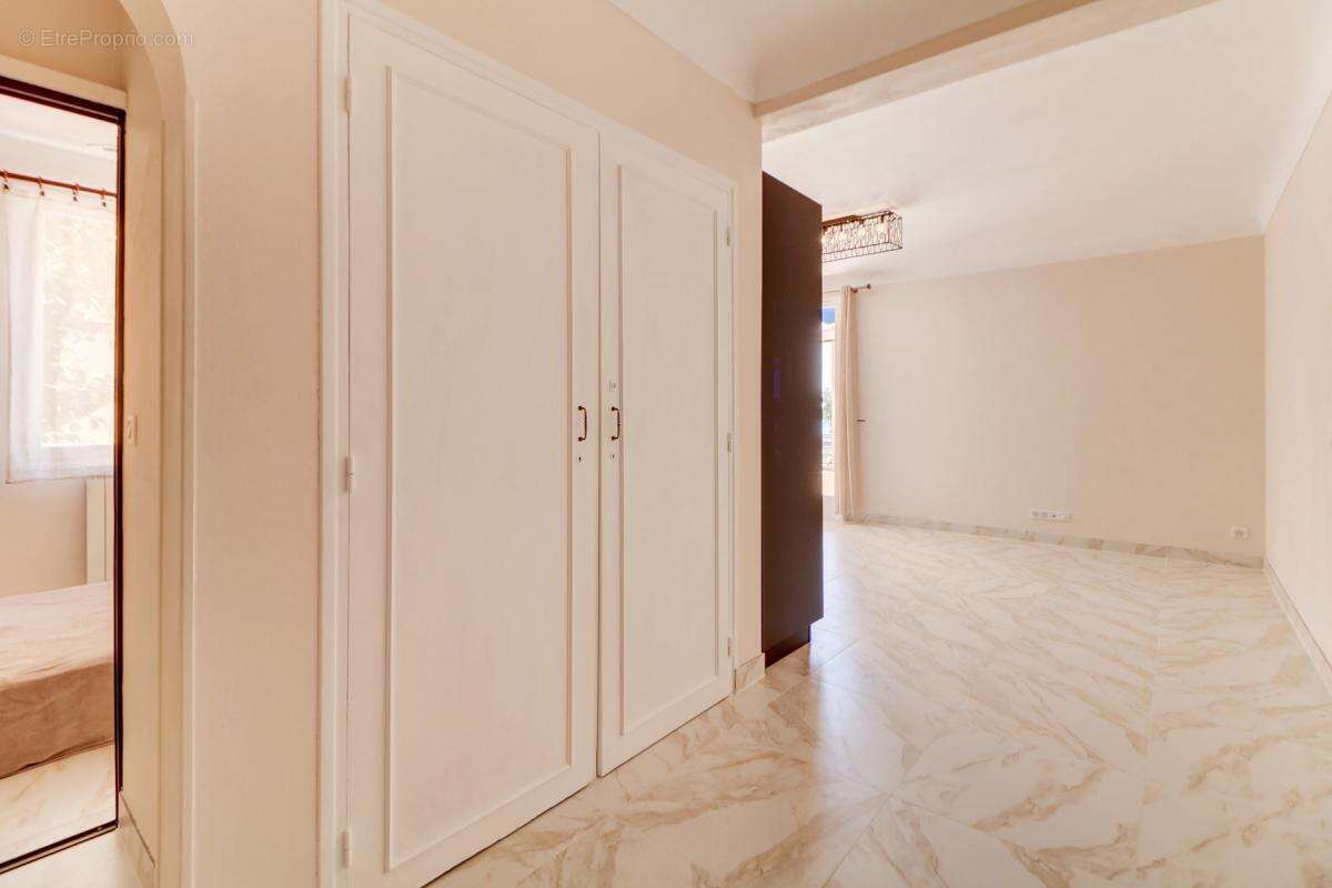 Appartement à ROQUEBRUNE-CAP-MARTIN