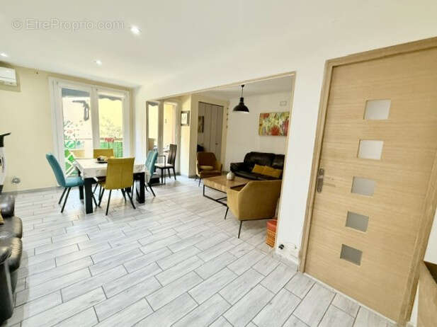 Appartement à MARSEILLE-5E