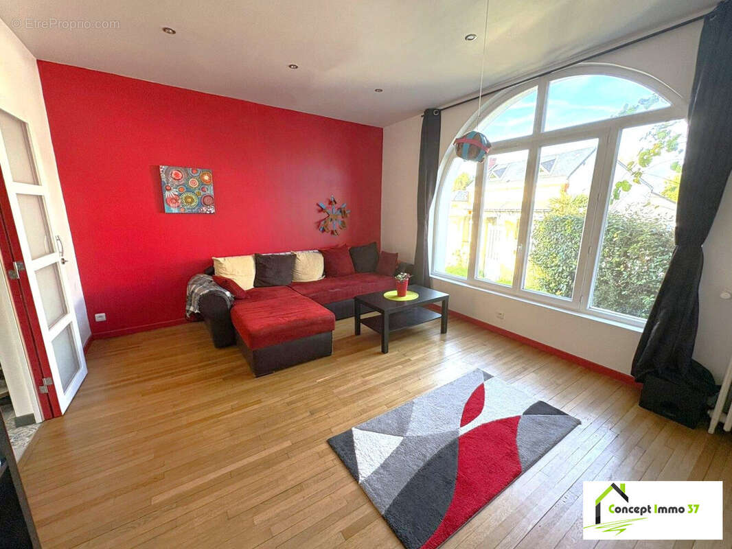 Maison à MONTLOUIS-SUR-LOIRE