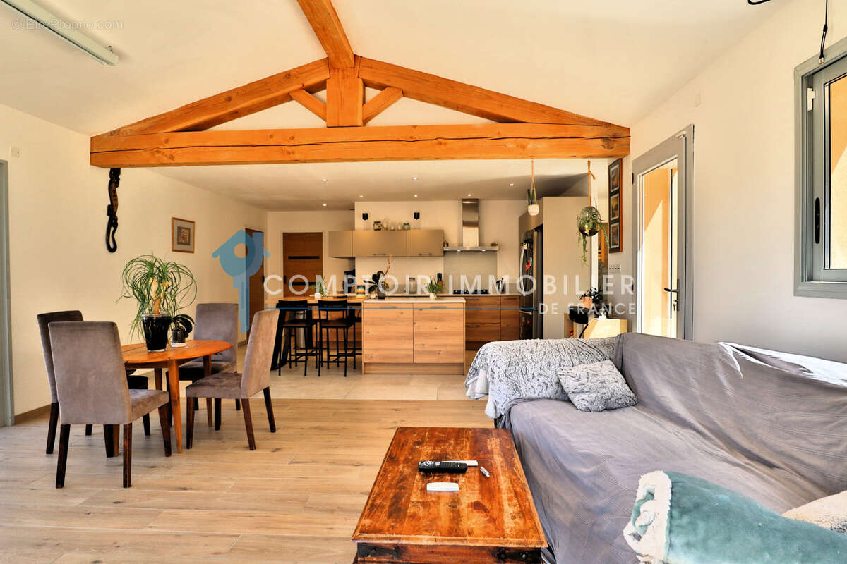 Maison à SAINT-SATURNIN-LES-APT