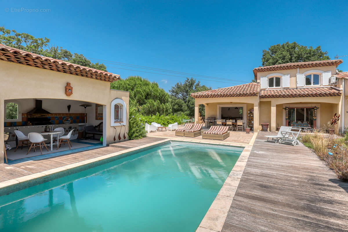 Maison à BORMES-LES-MIMOSAS