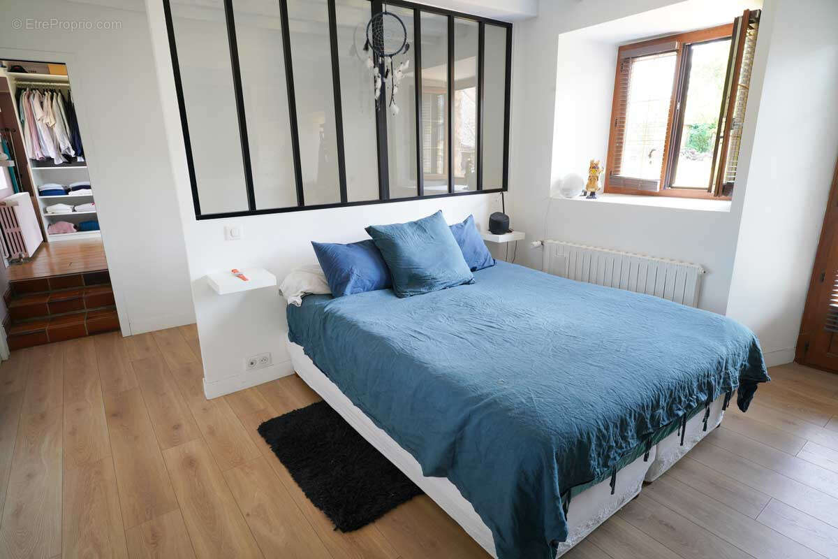 Maison à SAINT-MAURICE-MONTCOURONNE