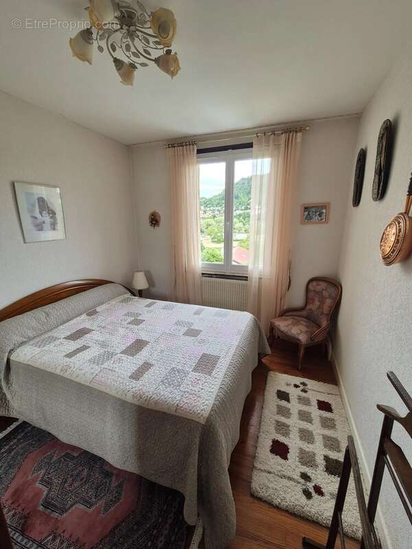 Maison à BRIVES-CHARENSAC