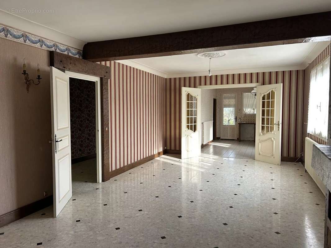 Maison à MONCOUTANT