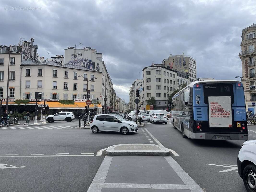 Autre à PARIS-20E