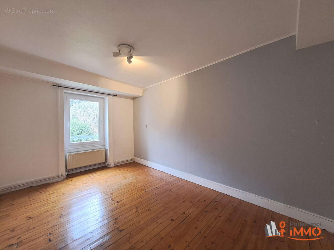 Appartement à ROCHE-LA-MOLIERE