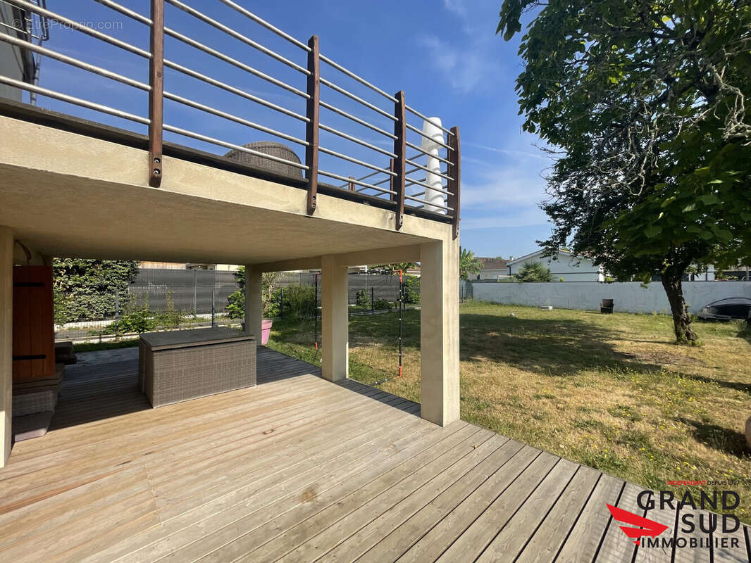 Maison 135 m² à Carignan-De-Bordeaux  - photo 9