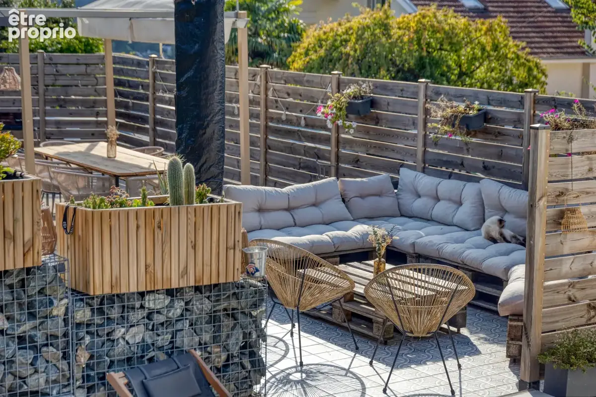 VIZILLE - Maison de 92m2 habitables + 60 m2 utiles, rénovée avec goût, disposant d'une vue dégagée et de beaux - photo 20