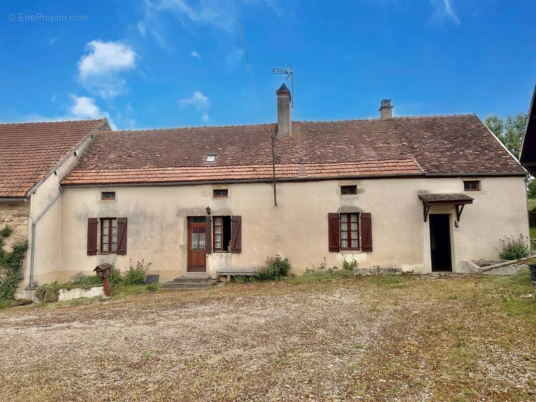 Maison à PRECY-SOUS-THIL