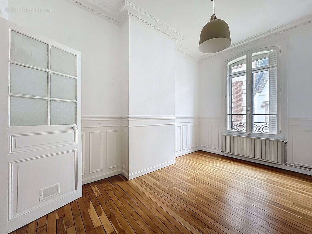 À vendre - rue de tambour - hyper centre de reims - appartement type 5 - 3 chambres - parking - cave - photo 13