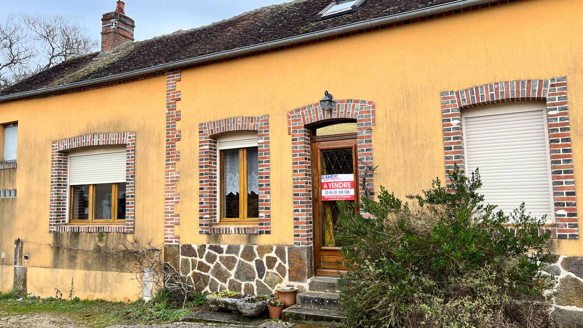 Maison à SAINT-SAUVEUR-EN-PUISAYE