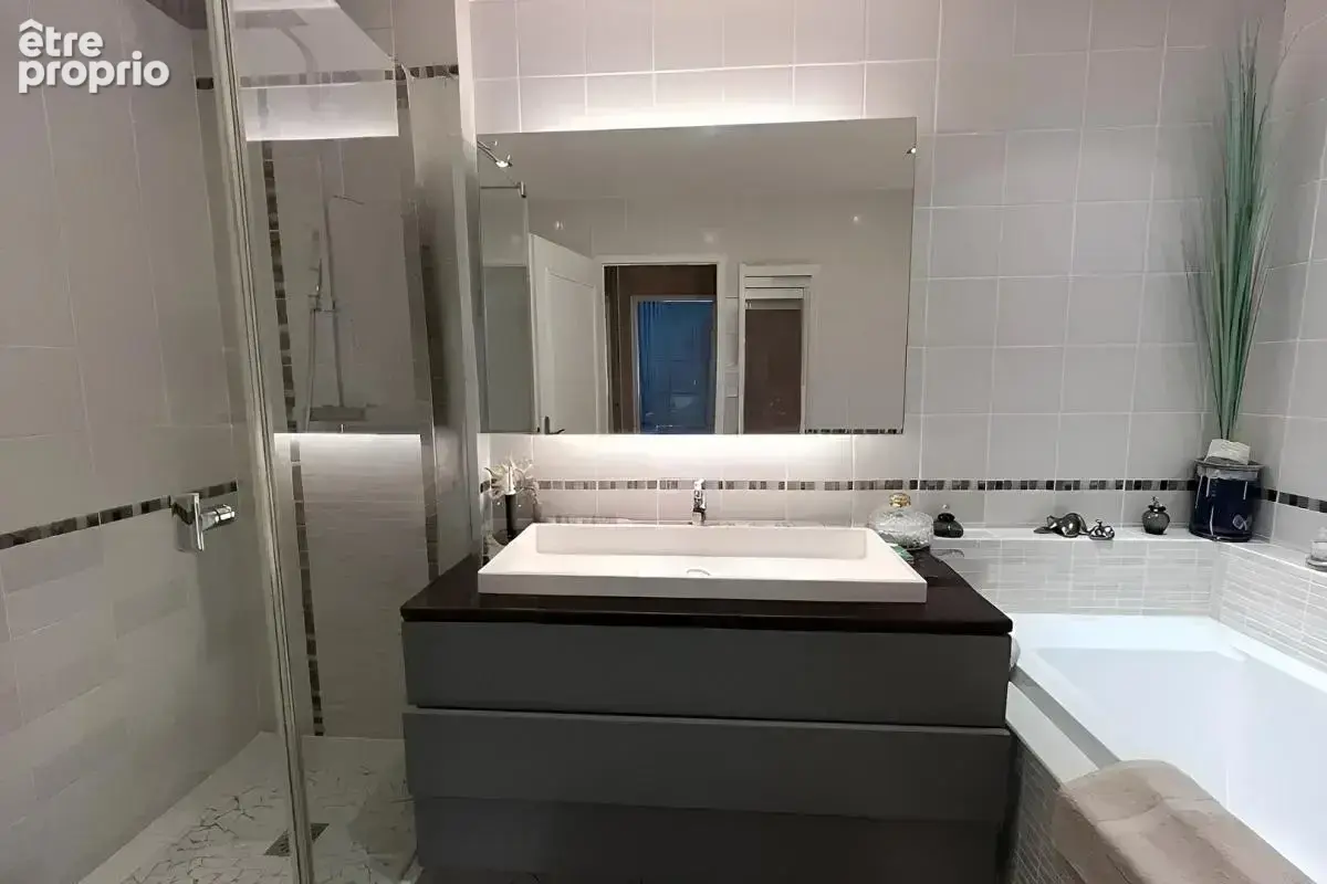 CHARBONNIERES  LES BAINS . Appartement  109m2 - 4 pièces- Avec terrasse ,cave et garage - photo 13